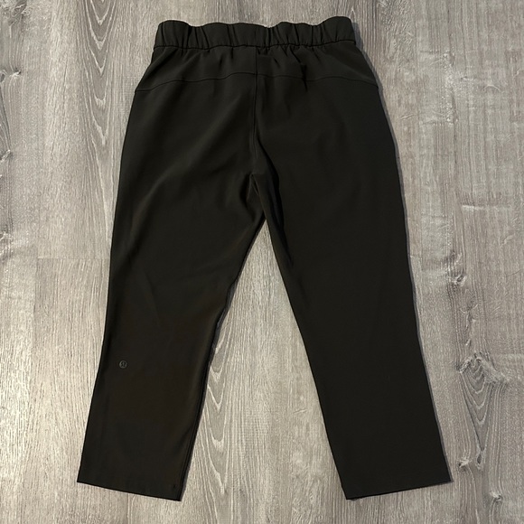Lululemon Sz 6 On The Fly Crop Casual Crop Dark Olive Drawstring Women’s Pants - Picture 2 of 9